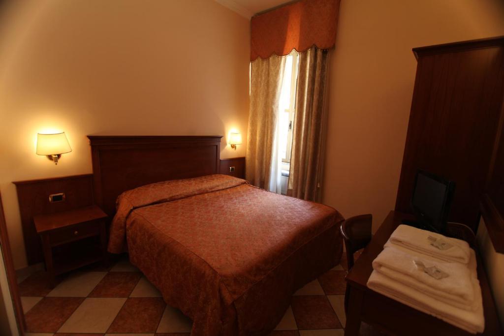 Stella Elsa Hotell Rom Rum bild
